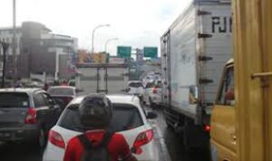 Banjir di Pasteur Bandung, Jalan Masuk Menuju Tol Terputus