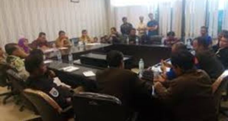 Buruh Masih Tuntut UMSK, KBB Bentuk Dewan Pengupahan