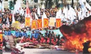 May Day” Buruh Bakar Karangan Bunga Ahok & Tuntut Jokowi Mundur