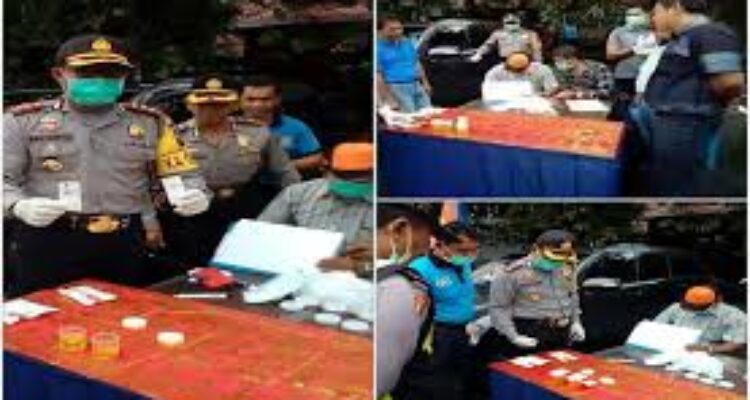Arus Mudik Lebaran 2017, Polres Jembrana Gelar Tes Urine, Satu Sopir Bus AKAP Positif Ganja