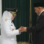 Imas Aryumningsih Resmi dilantik menjadi Bupati Subang Sisa Masa Jabatan 2013 - 2018.