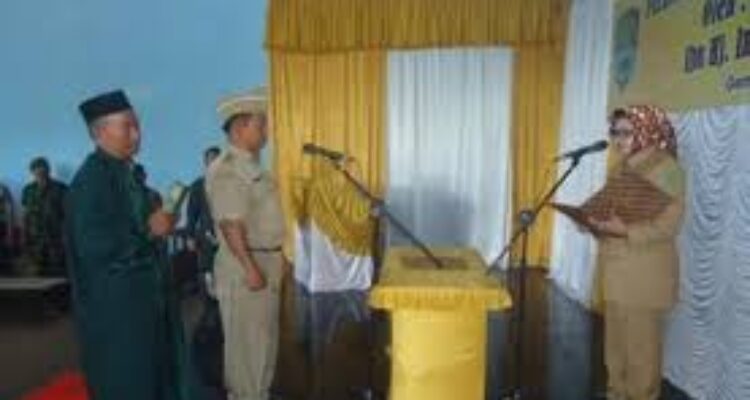 Imas Aryumningsih Lantik Pjs Kades Gempolsari