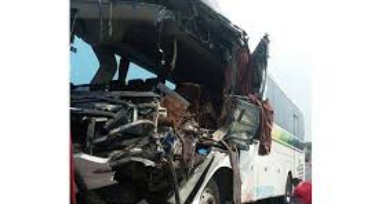 Kecelakaan Di Cipali 2 orang Tewas