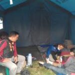 Lupa Isi Angin, Pemudik Ini Jatuh Dari Motornya