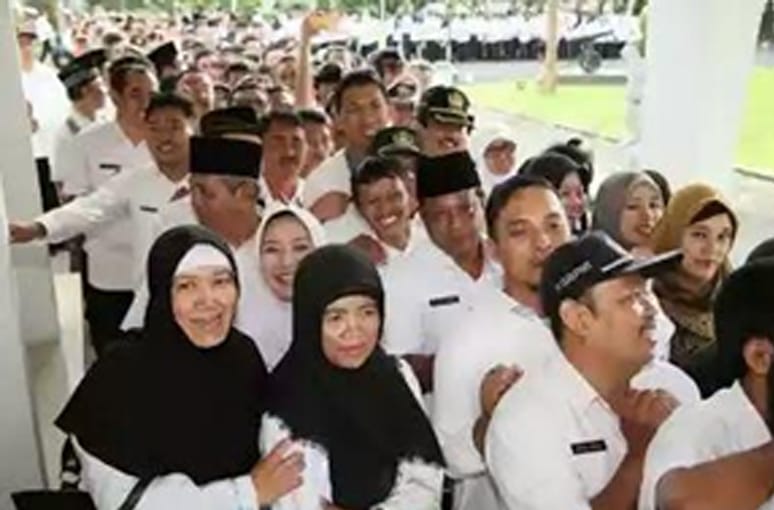 Bupati Anas dan PNS Banyuwangi Lakukan Halal Bi Halal