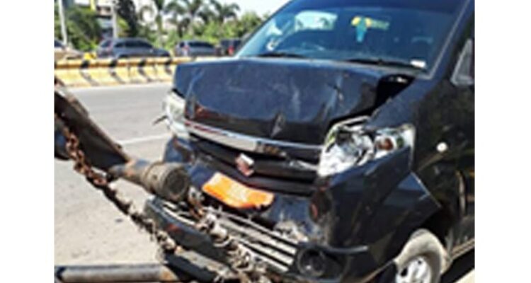 Mobil Dinas Lurah Kecelakan