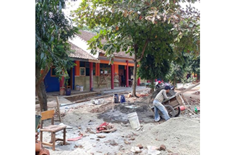 Proyek Milyaran Rupiah SMPN 1 Purwadadi