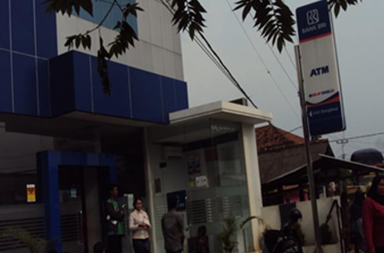 Soal Realisasi Dana PKH Pelayanan BRI Unit Dangdeur Buruk