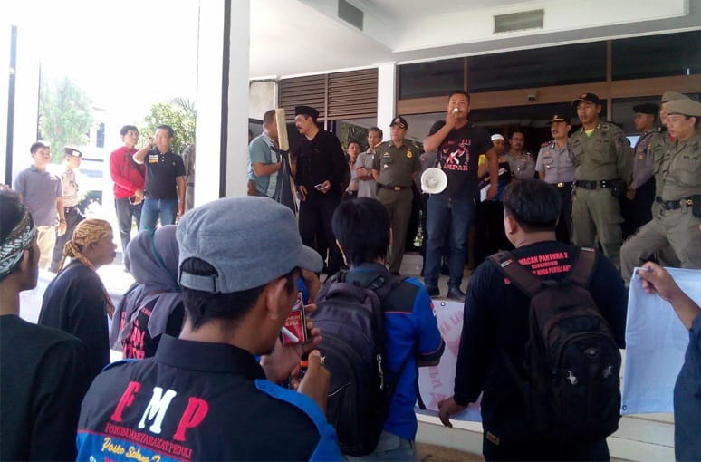 Subang LSM KAMPAK Demo