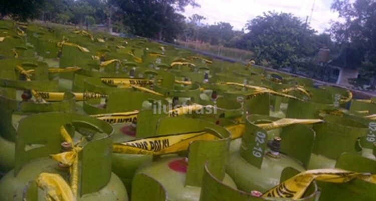 Diduga Gas Oplosan Polisi Amankan Mobil Agen Pertamina