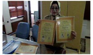 Bantah Tudingan Ijazah Palsu Imas Aryumningsih