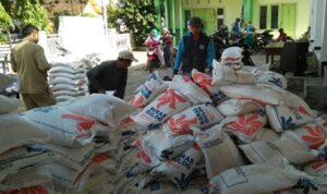 Rastra Tak Bermutu Serta Bau Masyarakat Desa Bengkak Menolak