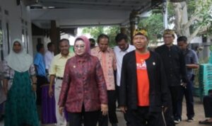 Imas-dan-Beni-Tandatangani-Sebagai-Pembina-PNTI-Subang