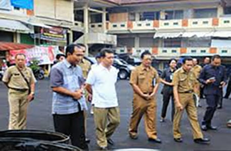 Bupati Suwirta Cek Sistem Keamanan Dan Pelaksanaan Proyek Pasar Seni