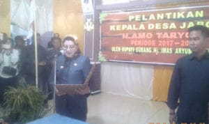 Bupati Subang Lantik 5 kades di 2 kecamatan Bupati Subang Lantik 5 kades di 2 kecamatan