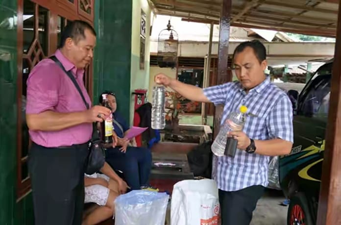 Polsek Muncar Geledah Warung Miras Wiwin