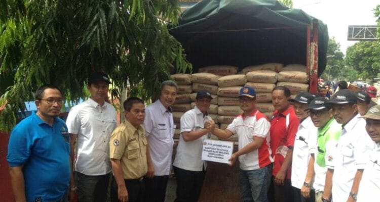 PTPN XII dan GPP Banyuwangi Berikan Bantuan Korban Banjir Bandang