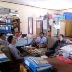 Perpustakaan Dan Kantor Menjadi Satu Ruangan , Tak Mencukupi