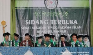 STAI Riyadul Jannah Wisuda 126 Mahasiswa/I
