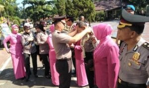 Polres Subang Gelar Upacara HUT Bhayangkara ke-73-Pelepasan Purna Tugas