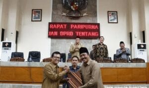 Rapat Paripurna DPRD Tentang Persetujuan KUA PPA Kab. Subang