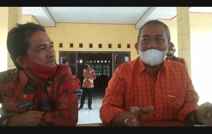 Bupati Polman (Kanan) & Camat Wonomulyo (Kiri)