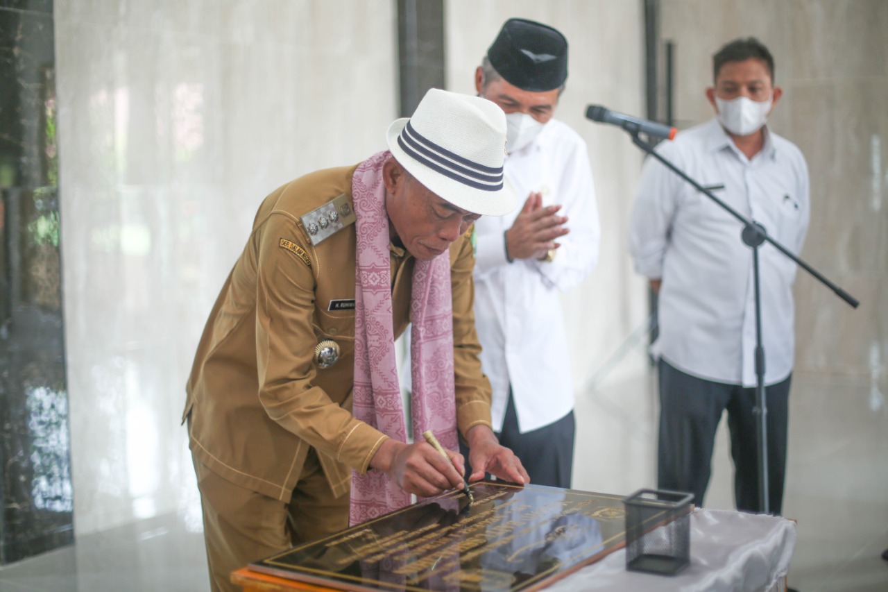 Kang Jimat Resmikan Masjid Baitussolihin MTSN 1 Subang2