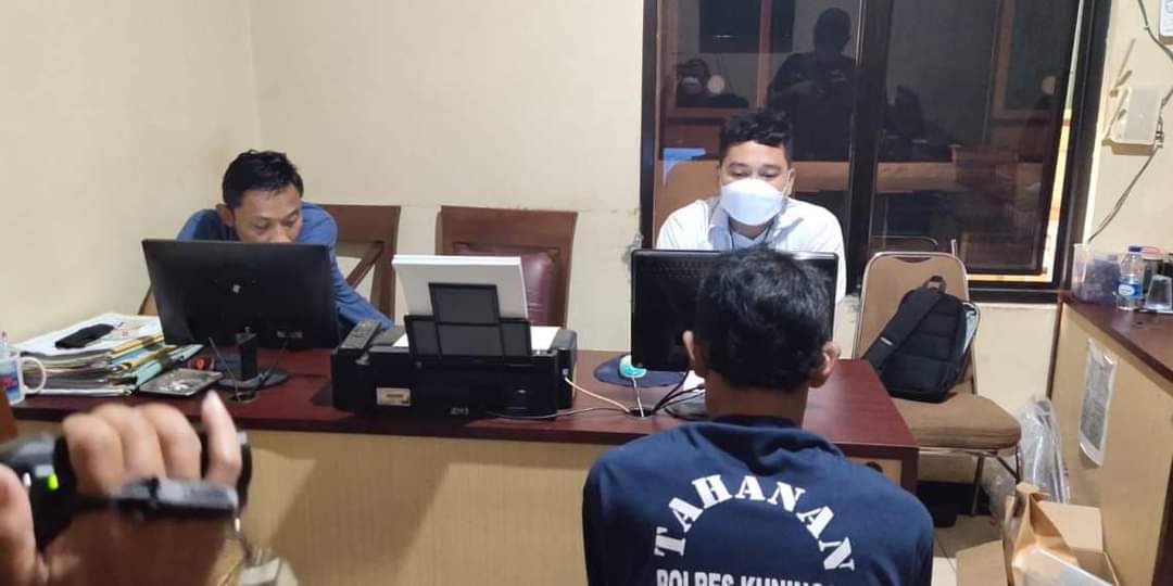 Menolak DIajak Bunuh Diri Suami Bacok Istri Dan Anak2