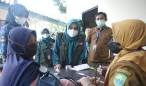 Cegah Stunting, Mimih Serahkan Purula Makanan Bergizi Untuk Ibu Hamil1 Cegah Stunting, Mimih Serahkan Purula Makanan Bergizi Untuk Ibu Hamil1