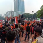 Ribuan Buruh Gelar Unras Di Gedung DPR RI Sekaligus Peringati May Day Ribuan Buruh Gelar Unras Di Gedung DPR RI Sekaligus Peringati May Day