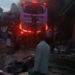 Bus Pariwisata Diduga Alami Rem Blong Hingga Nyasar Ke Rumah Warga Bus Pariwisata Diduga Alami Rem Blong Hingga Nyasar Ke Rumah Warga