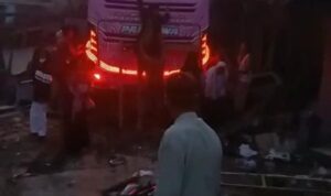 Bus Pariwisata Diduga Alami Rem Blong Hingga Nyasar Ke Rumah Warga