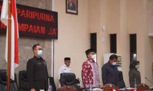 Sekda Subang Hadiri Rapat Paripurna Terkait Raperda1 Sekda Subang Hadiri Rapat Paripurna Terkait Raperda1
