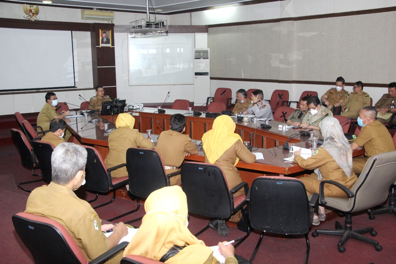 Kang Akur Pimpin Briefing Staf, Fokus Pengelolaan TPS Di Wilayah Subang3