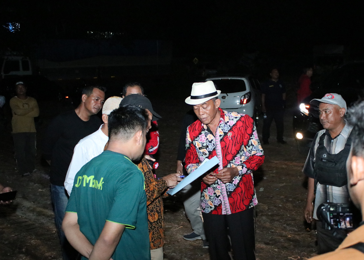 Tanda Tangani Langsung Persetujuan Permohonan Pemanfaatan Lahan Untuk TPS, Bukti Komitmen Kang Jimat Bersihkan Kota Subang2