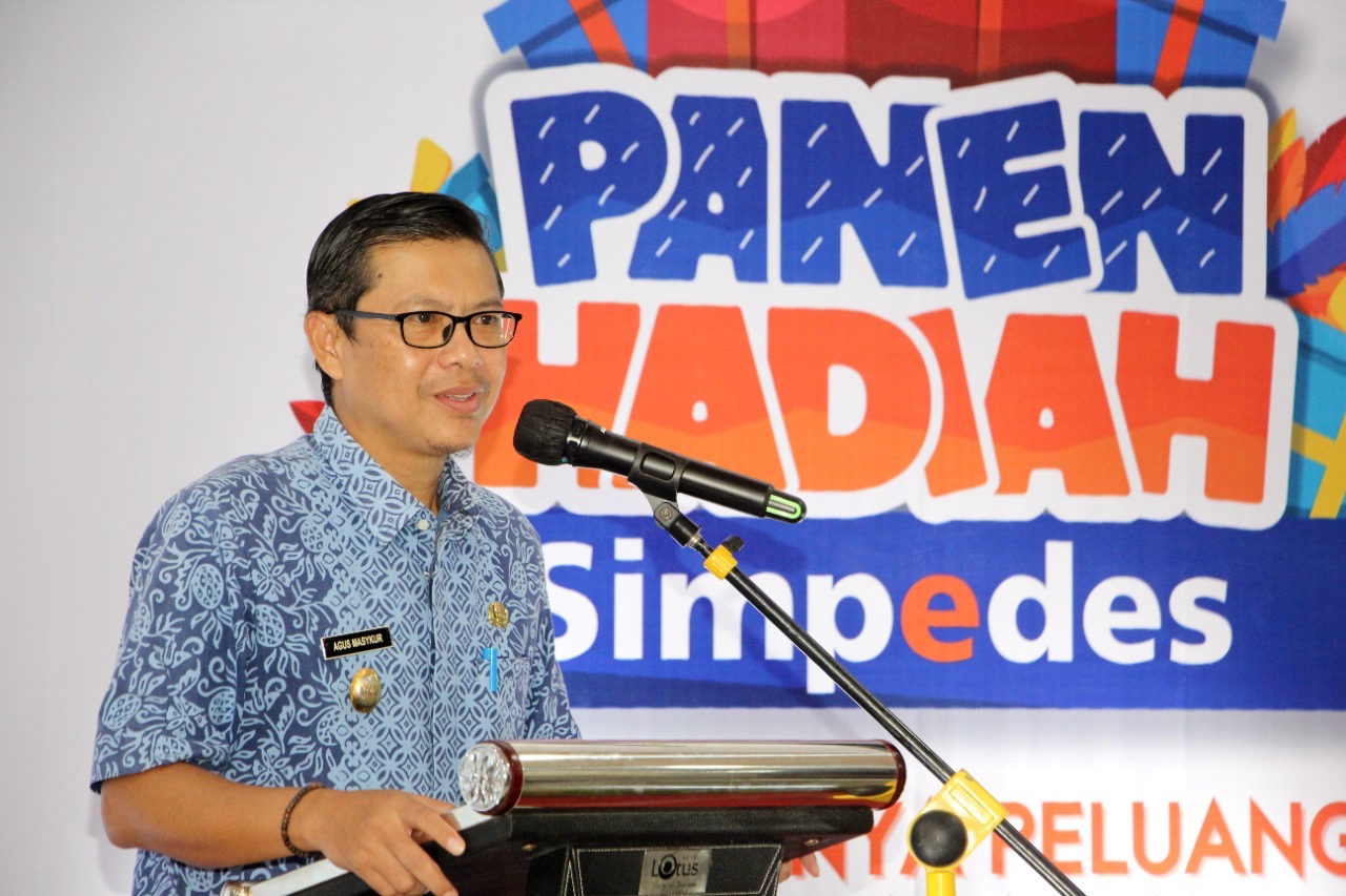 Wakil Bupati Subang Serahkan Grand Prize Pengundian Panen Hadiah Simpedes Yang di Selenggarakan BRI Cabang Subang2