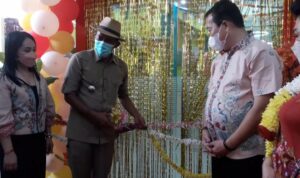 H Ruhimat Resmikan Apotek Happy Healty Farma, dr. Maxi Bagikan Bantuan Kursi Roda dan Tongkat