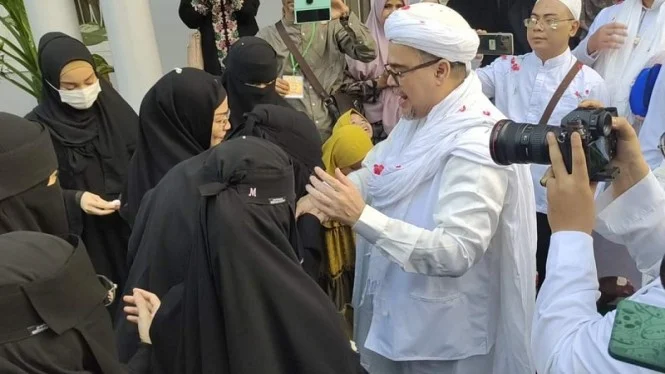Habib Riziek Bebas Bersyarat