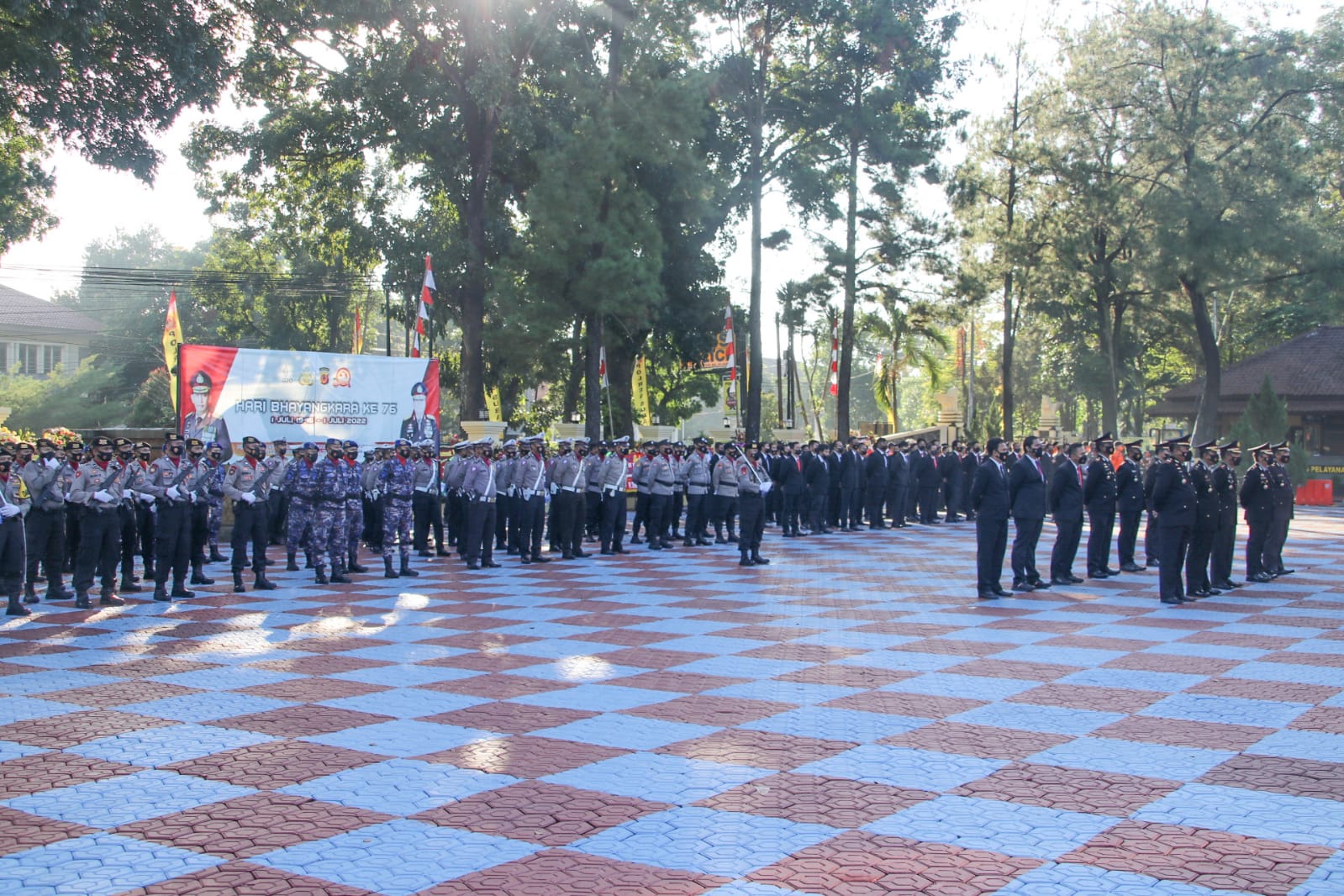 Kang Jimat Ikuti Upacara HUT Bhayangkara Ke-76 1