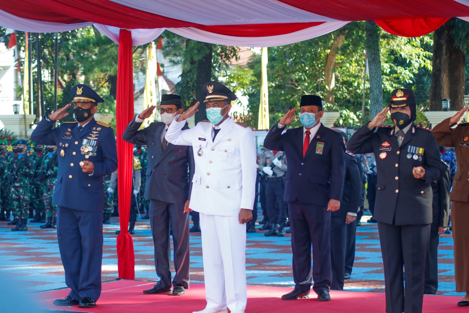 Kang Jimat Ikuti Upacara HUT Bhayangkara Ke-76