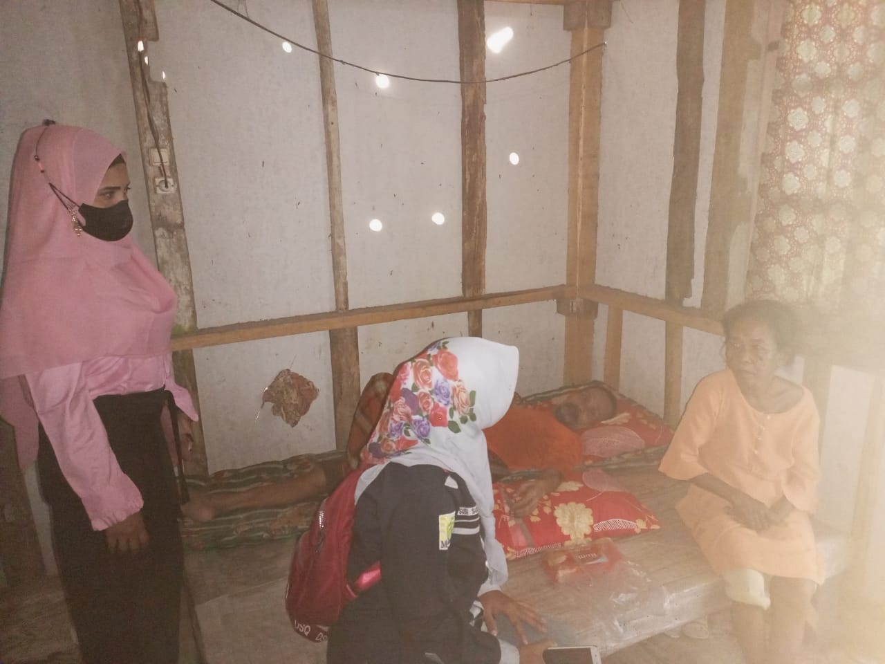 Koperasi BLC Beri Bantuan Pasien Gakin Desa Sukamaju1