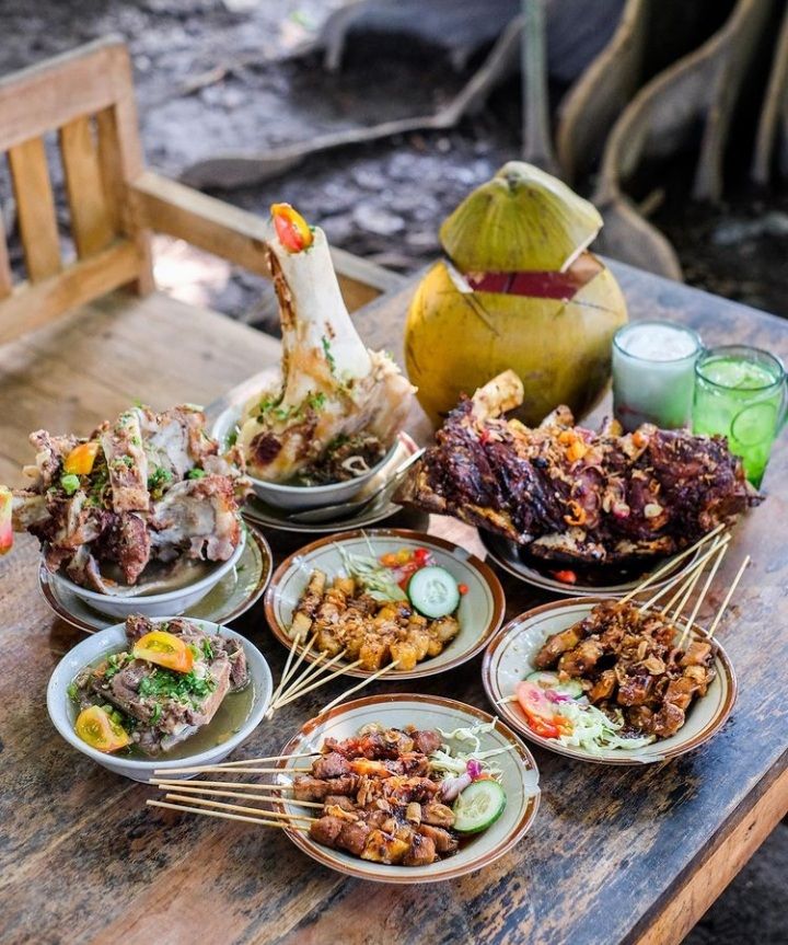Kuliner Tulang Dinosaurus Buat Penasaran Pengunjung