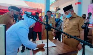 Nurhayati Resmi Emban Tugas Kades Nepo