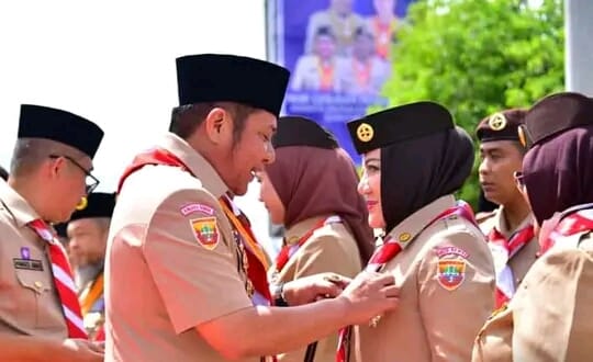 Bupati dan Wabup Mura Terima Penghargaan Lencana Pancawarsa IV Pada HUT Pramuka ke 61