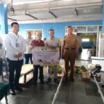 Anggota DPR-RI Komisi VII Fraksi PKS Serahkan Bantuan Mesin Kapal untuk Nelayan Pantura Subang