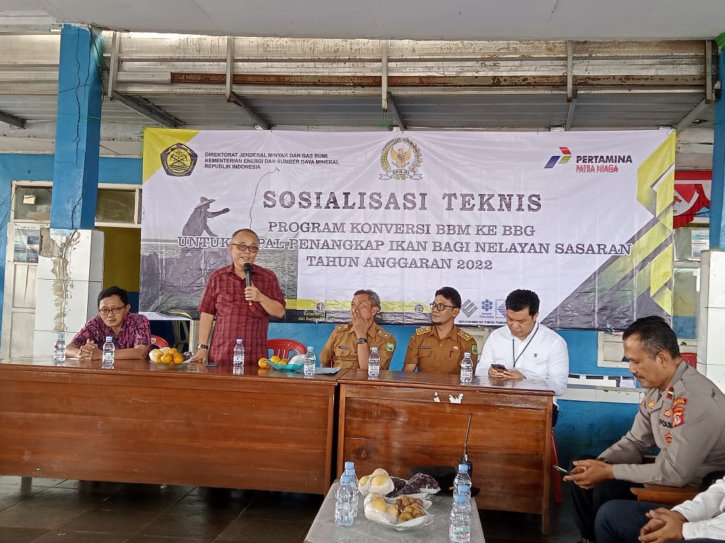Anggota DPR-RI Komisi VII Fraksi PKS Serahkan Bantuan Mesin Kapal untuk Nelayan Pantura Subang1