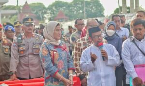 Bupati Nina dan Ratusan Guru Honorer Indramayu Perjuangkan Pengangkatan PPPK Bupati Nina dan Ratusan Guru Honorer Indramayu Perjuangkan Pengangkatan PPPK