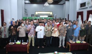 Kang Jimat Dampingi Kang Uu Sosialisasikan Pelayanan Perizinan Sektor Pertambangan di Wilayah Kabupaten Subang & Kabupaten Bandung Barat Kang Jimat Dampingi Kang Uu Sosialisasikan Pelayanan Perizinan Sektor Pertambangan di Wilayah Kabupaten Subang & Kabupaten Bandung Barat