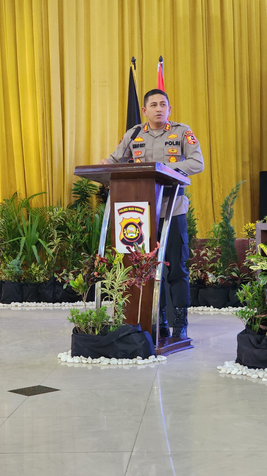 Pisah Sambut Kapolres Musi Rawas Sum-Sel Nampak Terharu Atas Keakrabannya1