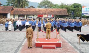 Bupati Garut Serahkan 138 SK PNS bagi CPNS Angkatan 2021